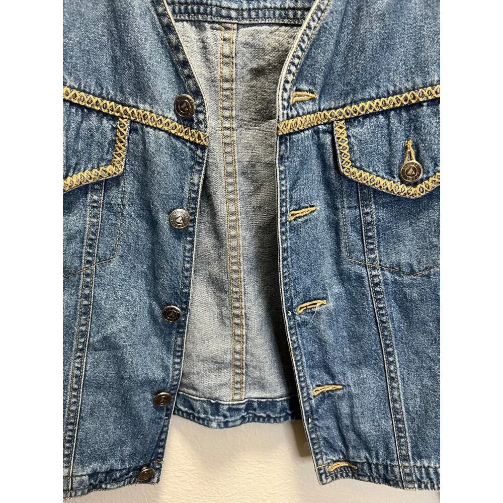 Vintage Lizwear Petite Denim Jacket With Embroidered Pockets & Button Front Clos